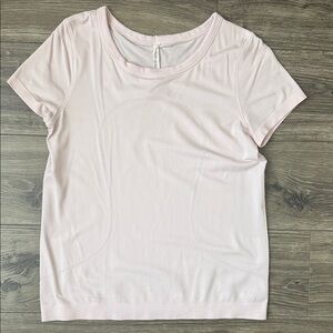 lululemon athletica Short Sleeve Tee
